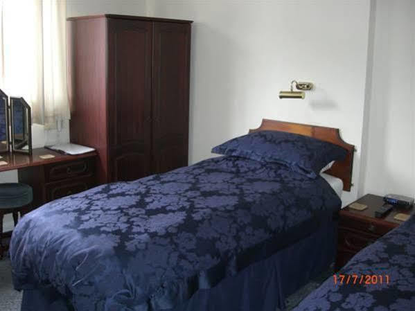 Sonata Guest House (Adults Only) Kendal Bagian luar foto